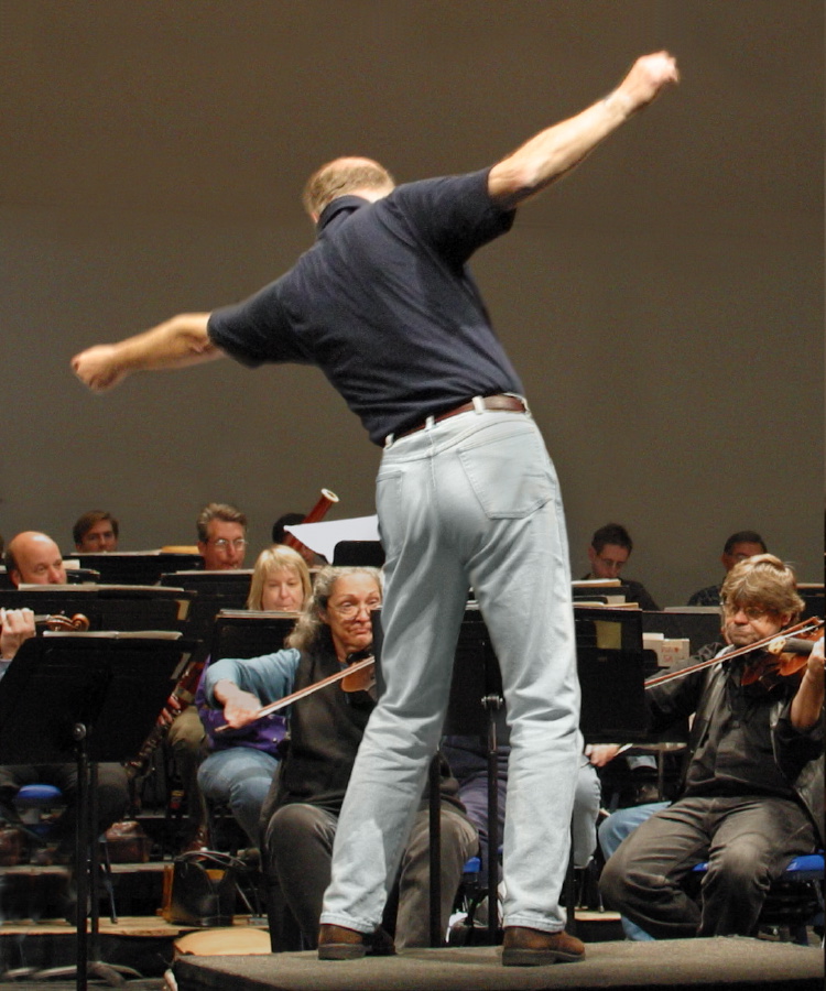argrossflyingpose.jpg
