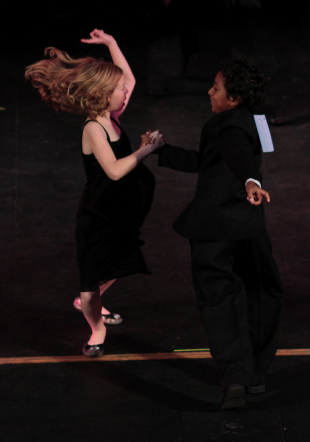 bmpairdancing_3669.jpg
