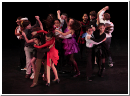 BMGroupDancing_3511.jpg