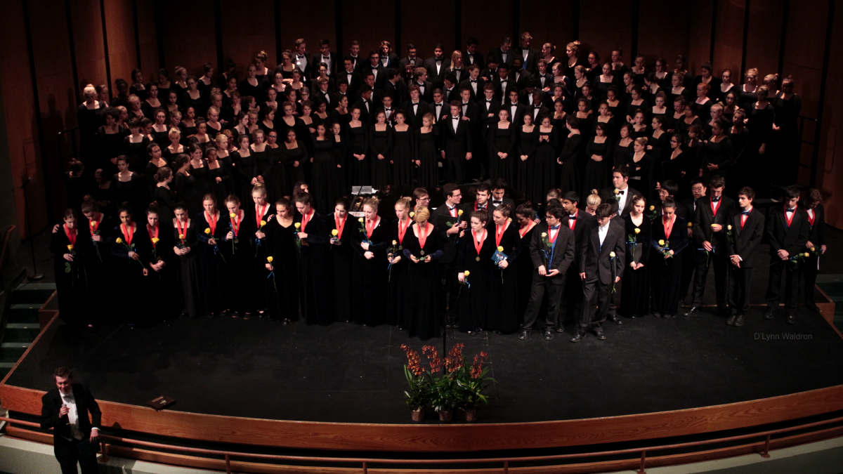 choralseniorsmay2014_1185.jpg