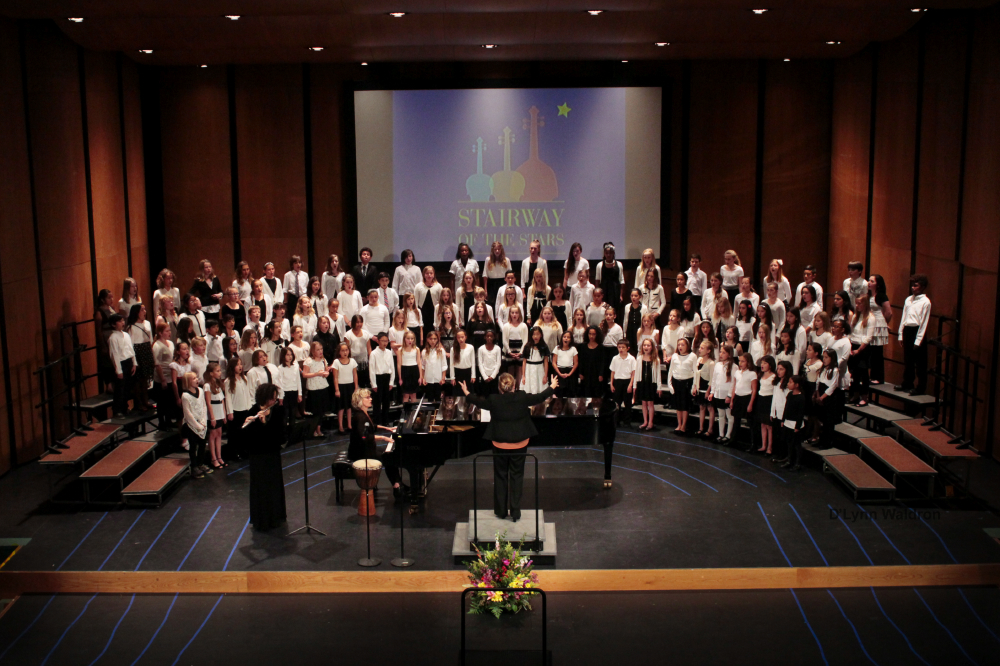 elementarychoir_0704.jpg